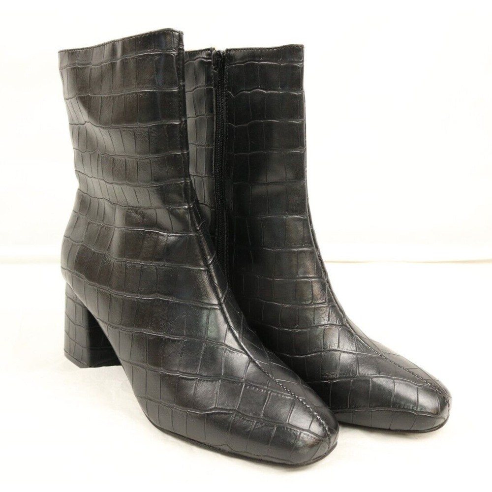 Size 8.5 Journee Collection Women's Trevi Bootie, Black